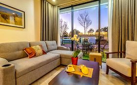 Kravit Premier Suites